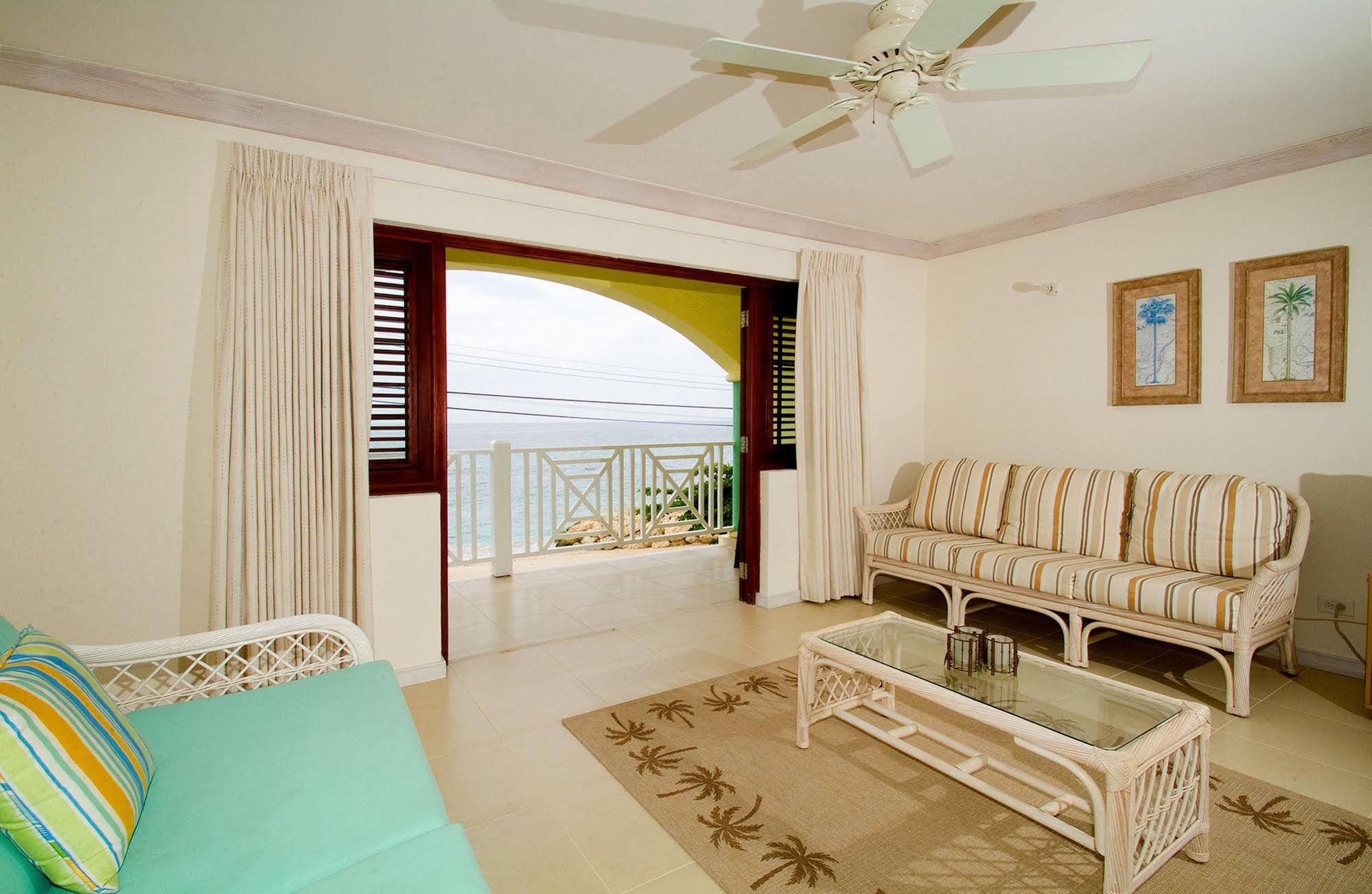 Hotel White Sands