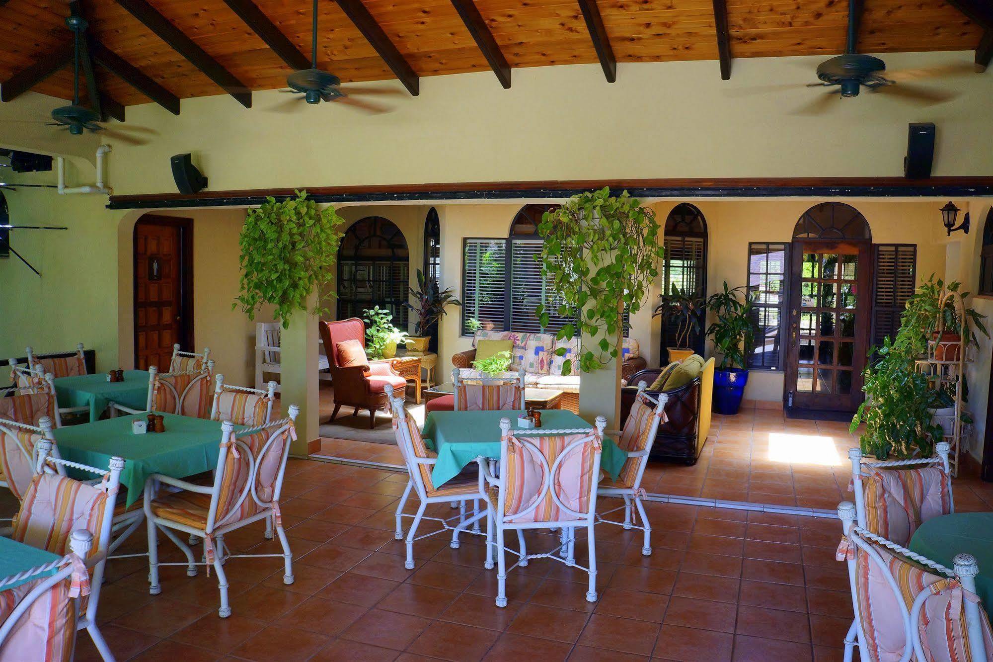 Paradise Cove Resort 3*