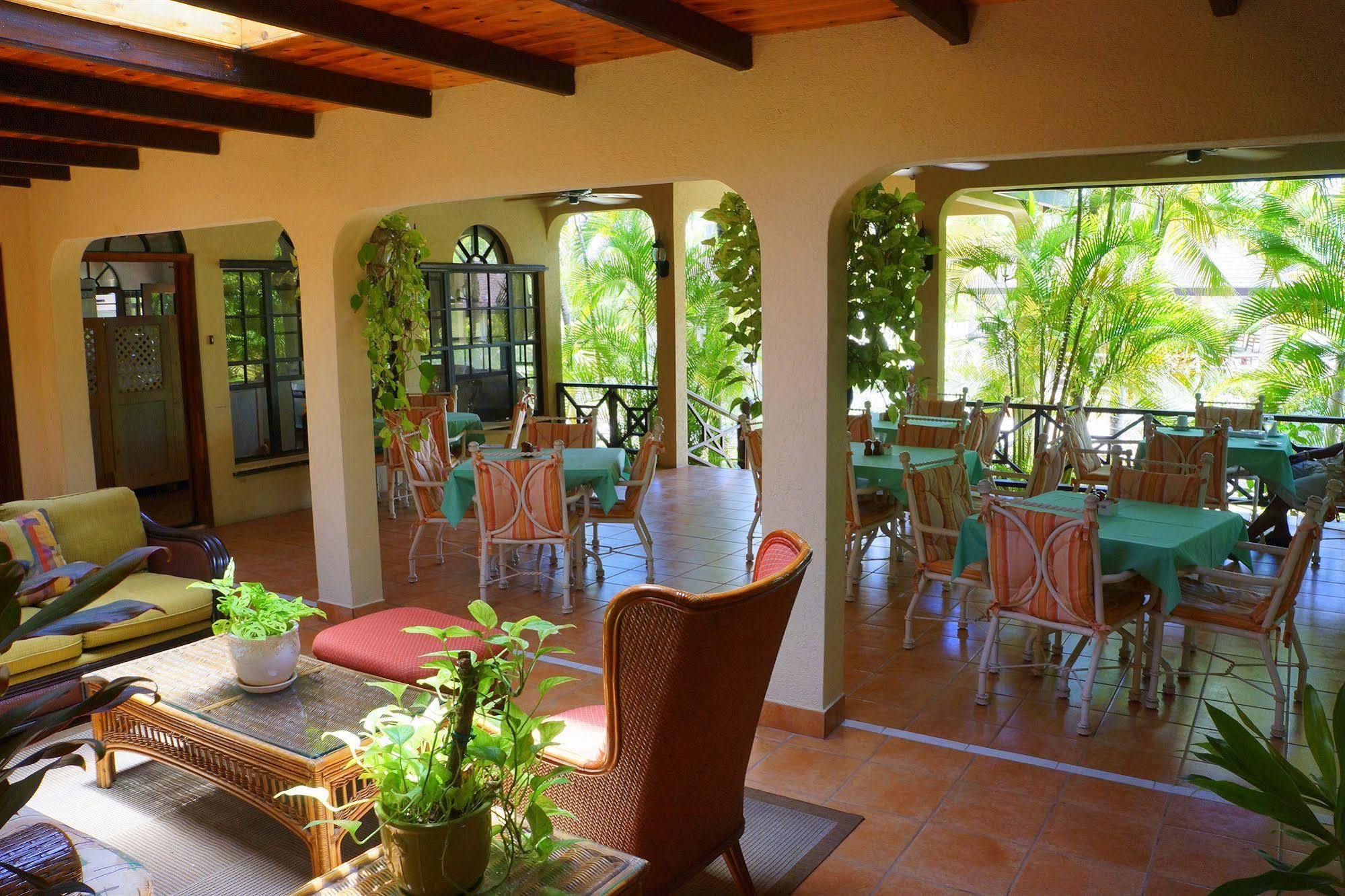 Paradise Cove Resort 3*