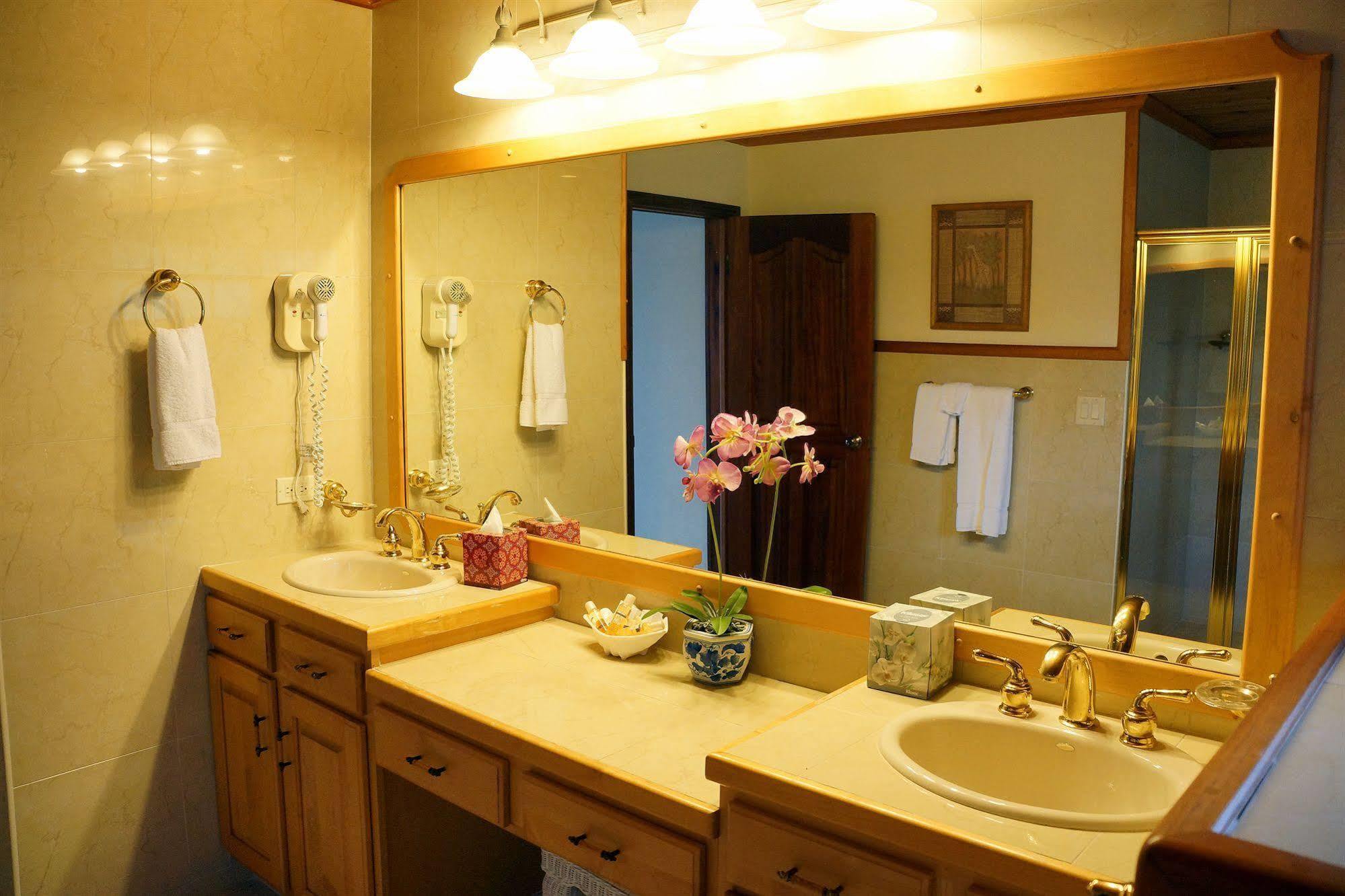 Paradise Cove Resort Long Bay Village