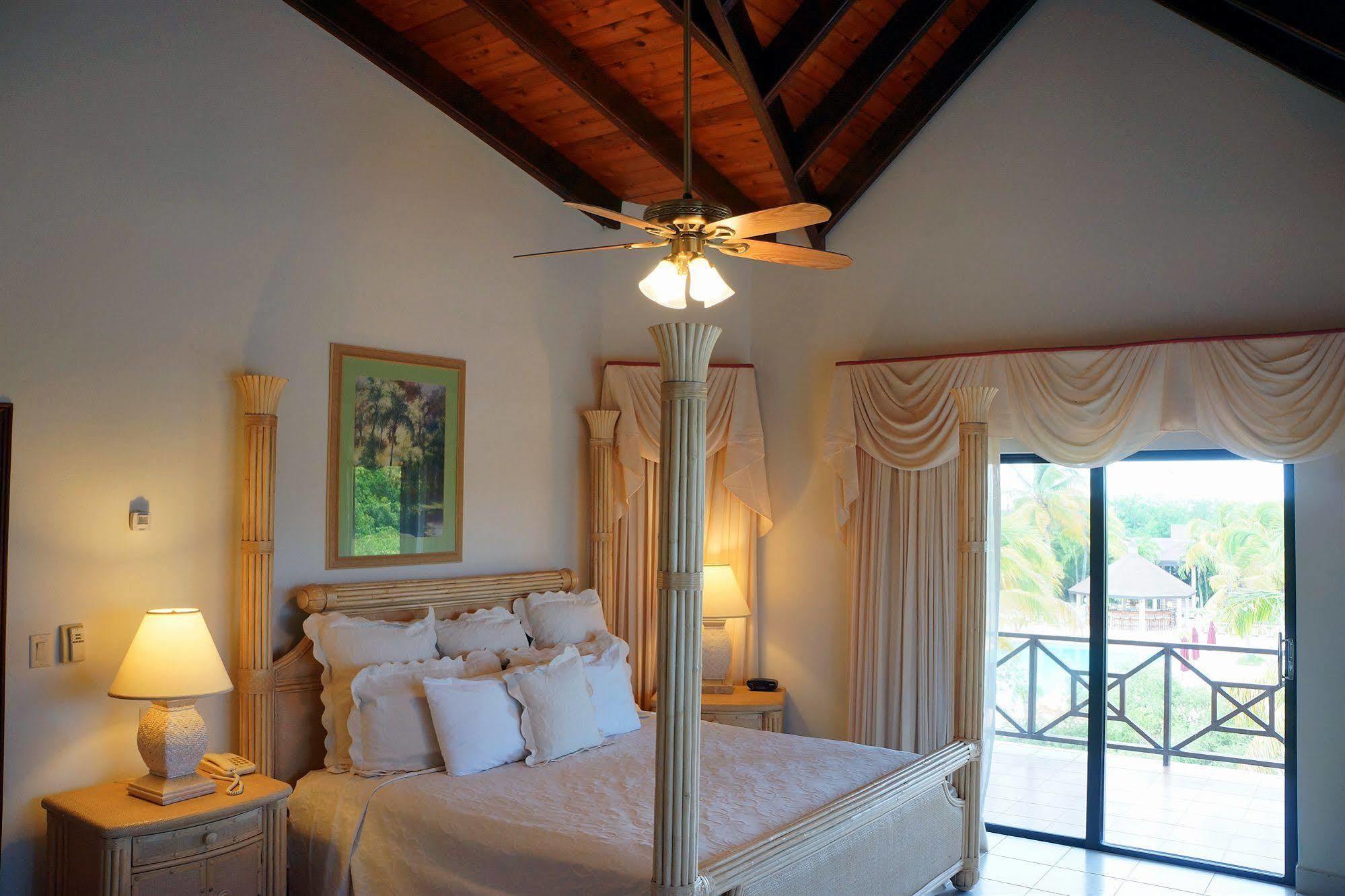 Resort Paradise Cove 3*