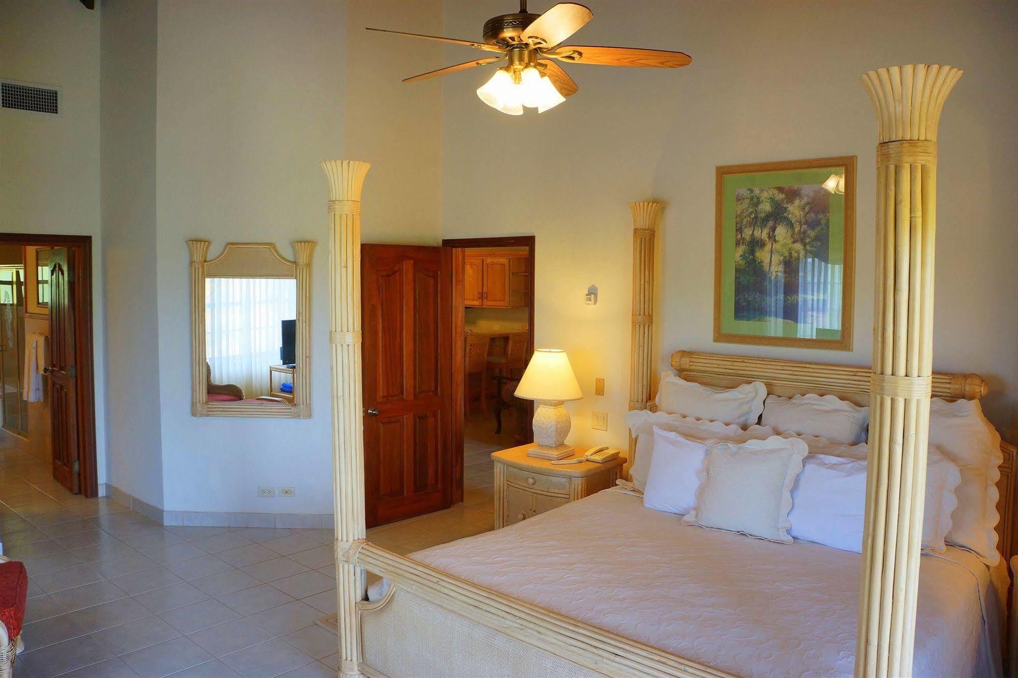 Resort Paradise Cove