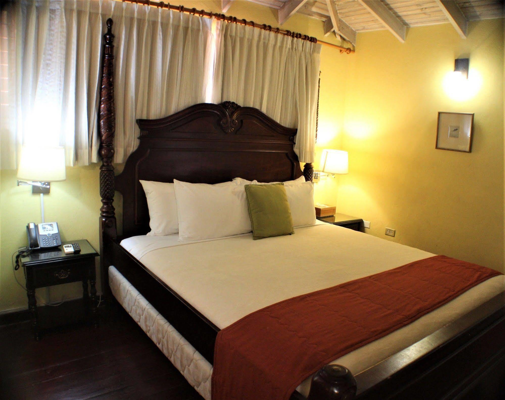 Altamont Court Hotel 3*