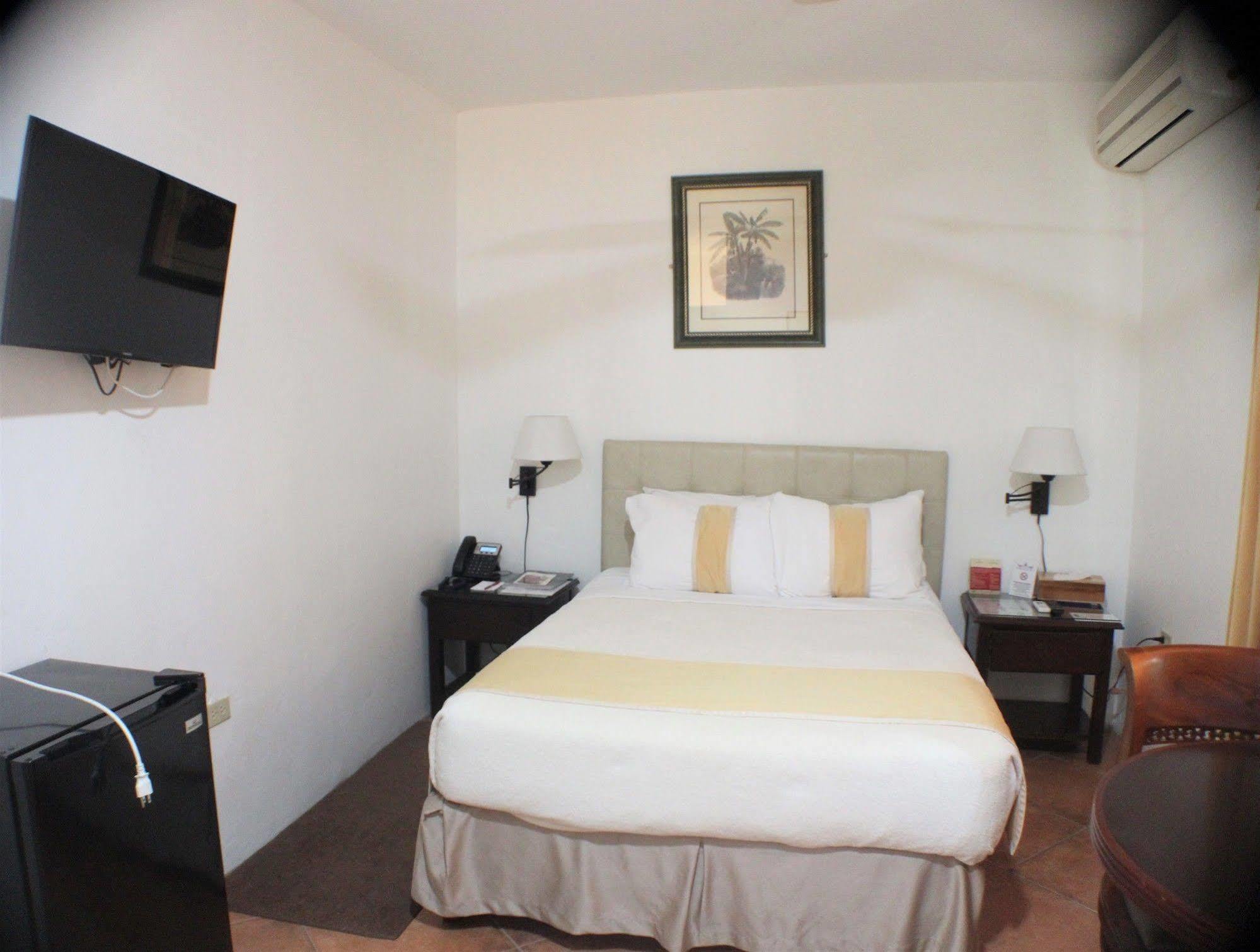 Altamont Court Hotel 3*