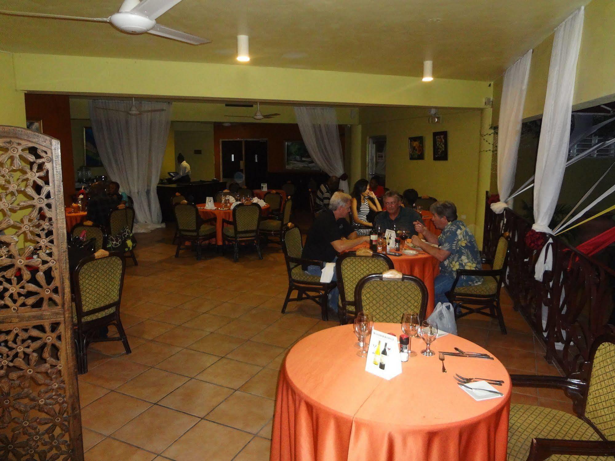 Hotel Altamont Court