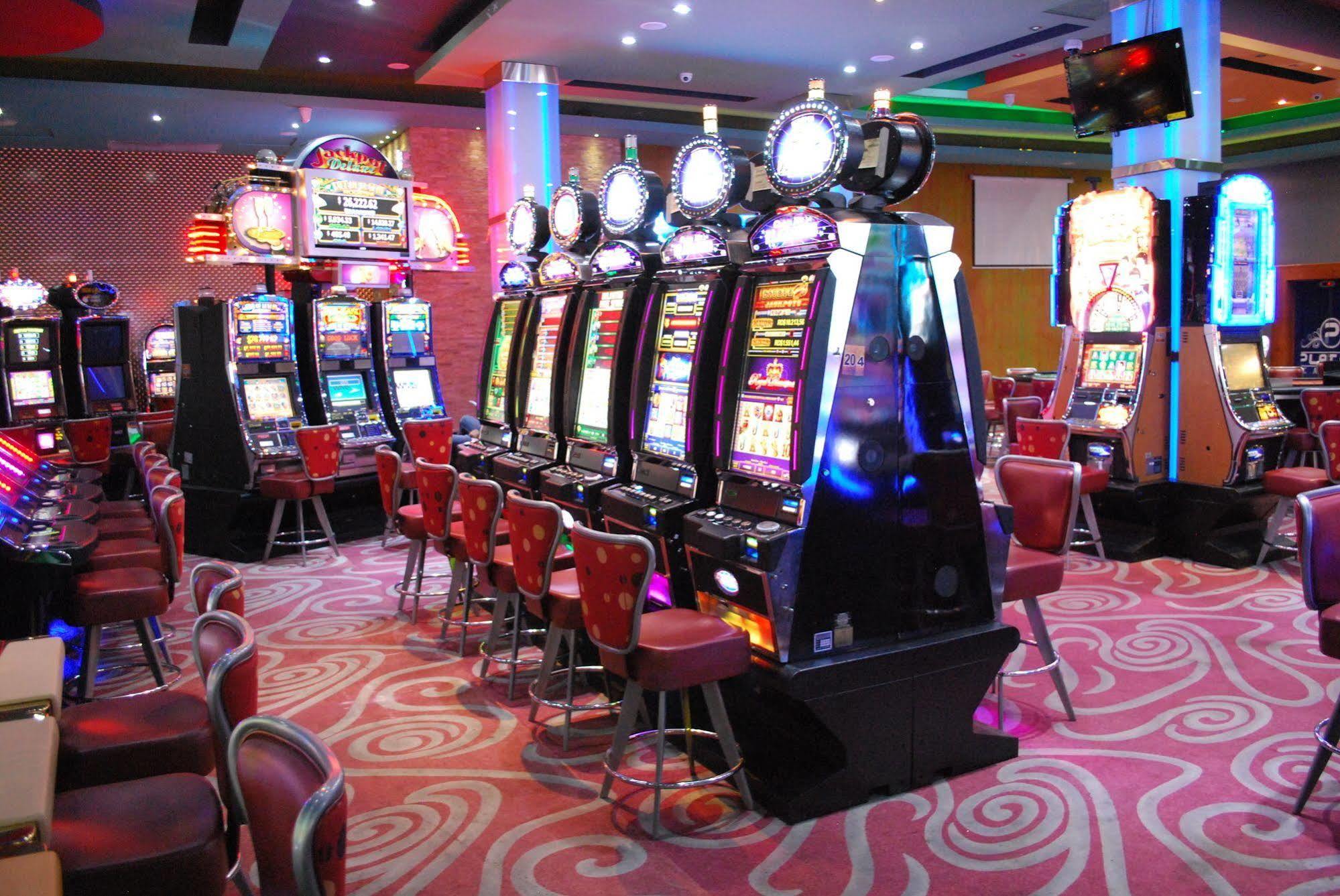 Hotel Platino & Casino 3*
