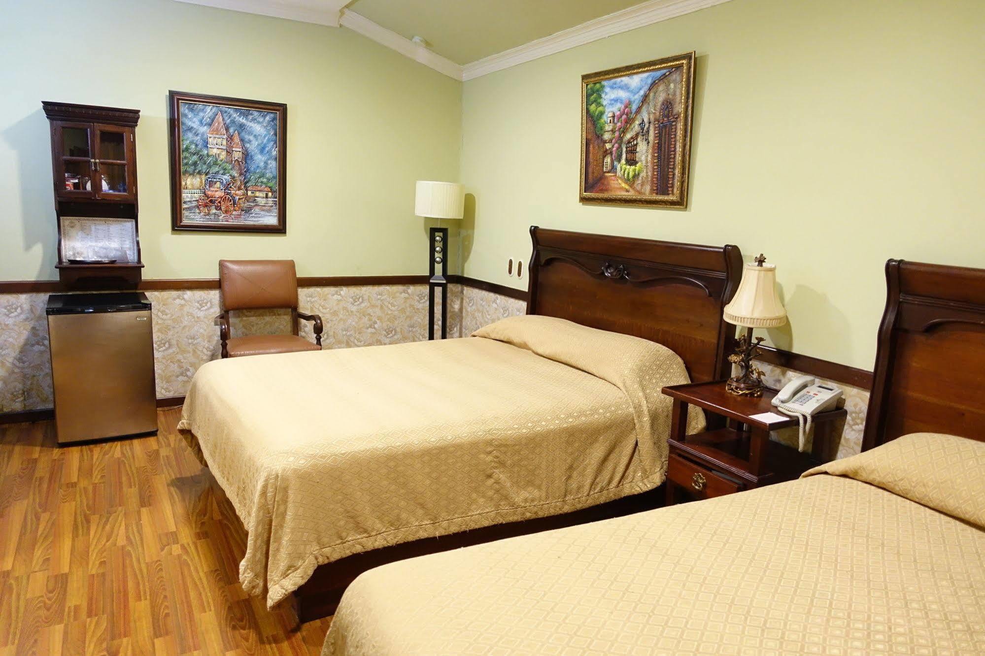 Hotel Platino & Casino 3*