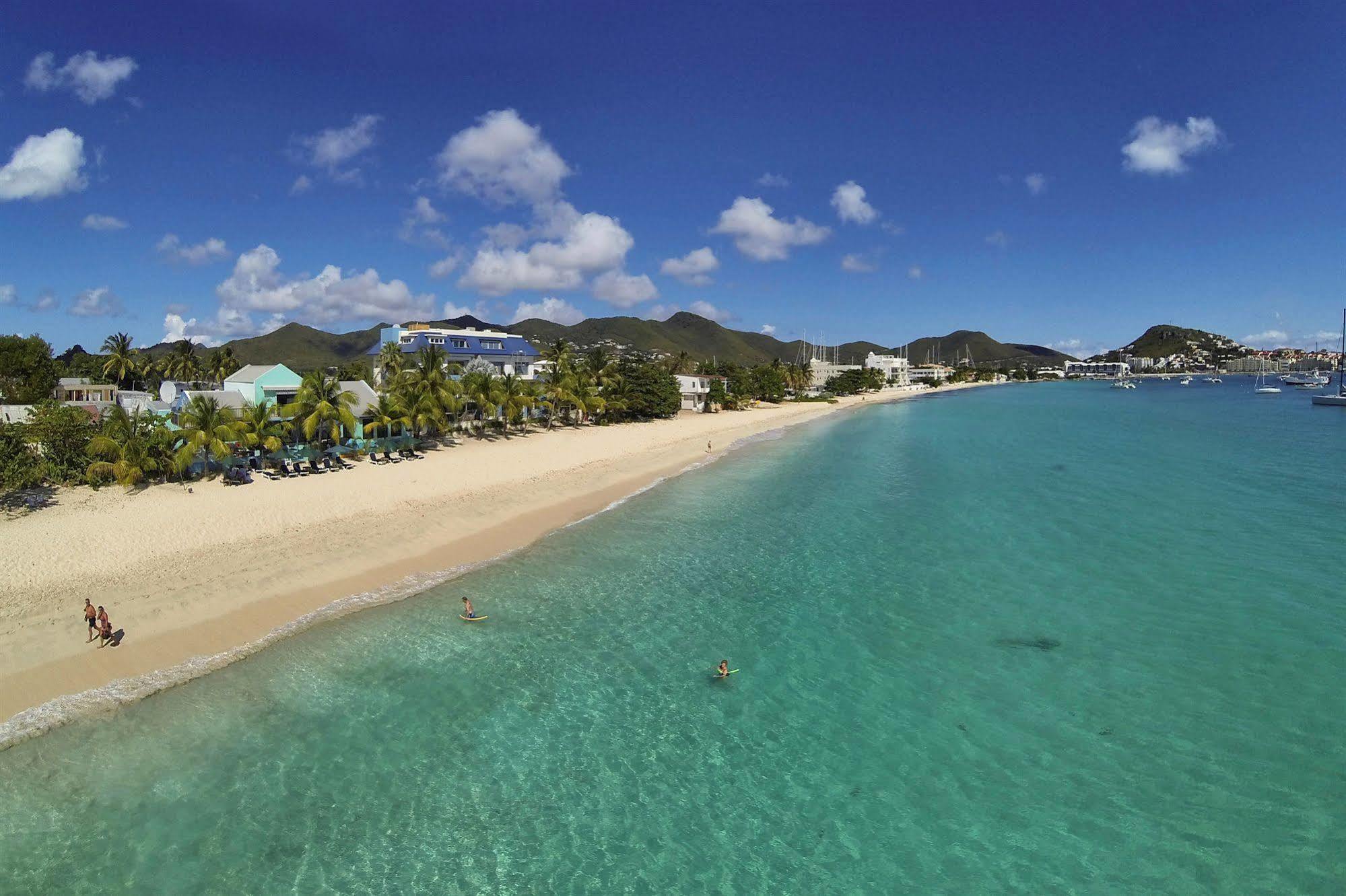 Hotel Azure And Art Simpson Bay