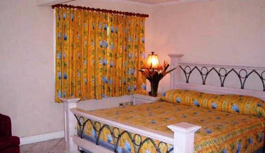 Hotel Bar-b-barn Beach 2*