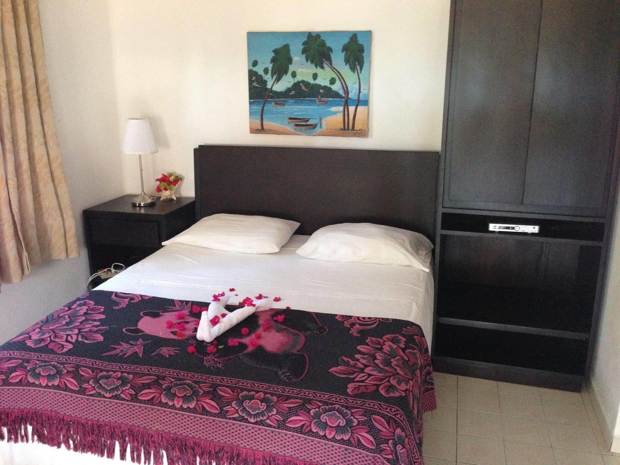 El Quemaito - Luxury Oceanfront Retreat Hotel 3*
