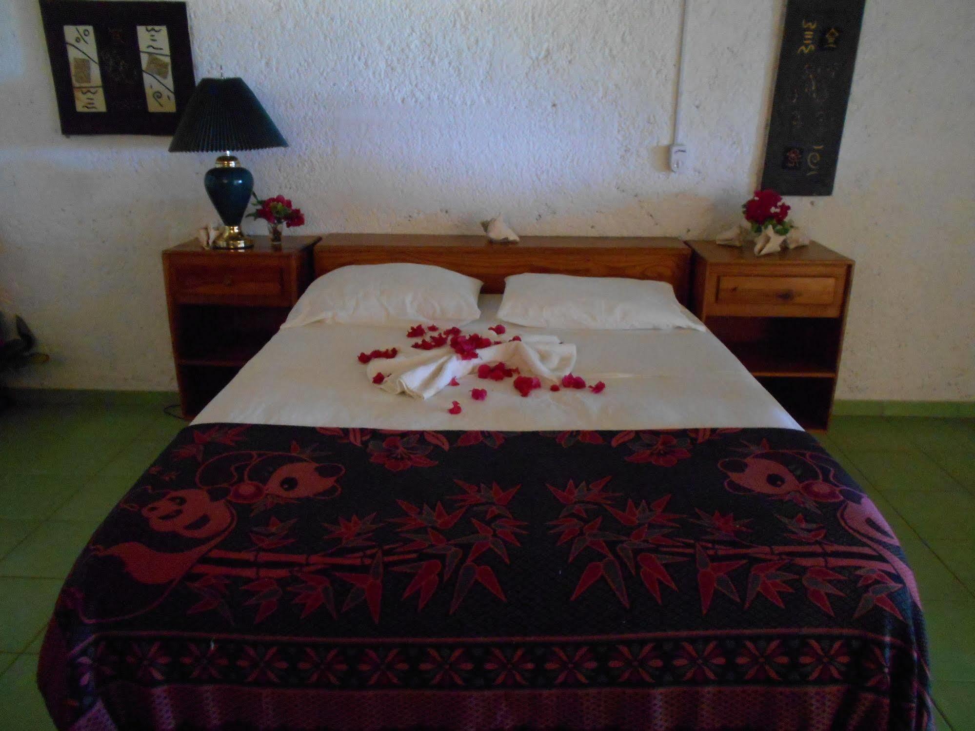 El Quemaito - Luxury Oceanfront Retreat Hotel 3*
