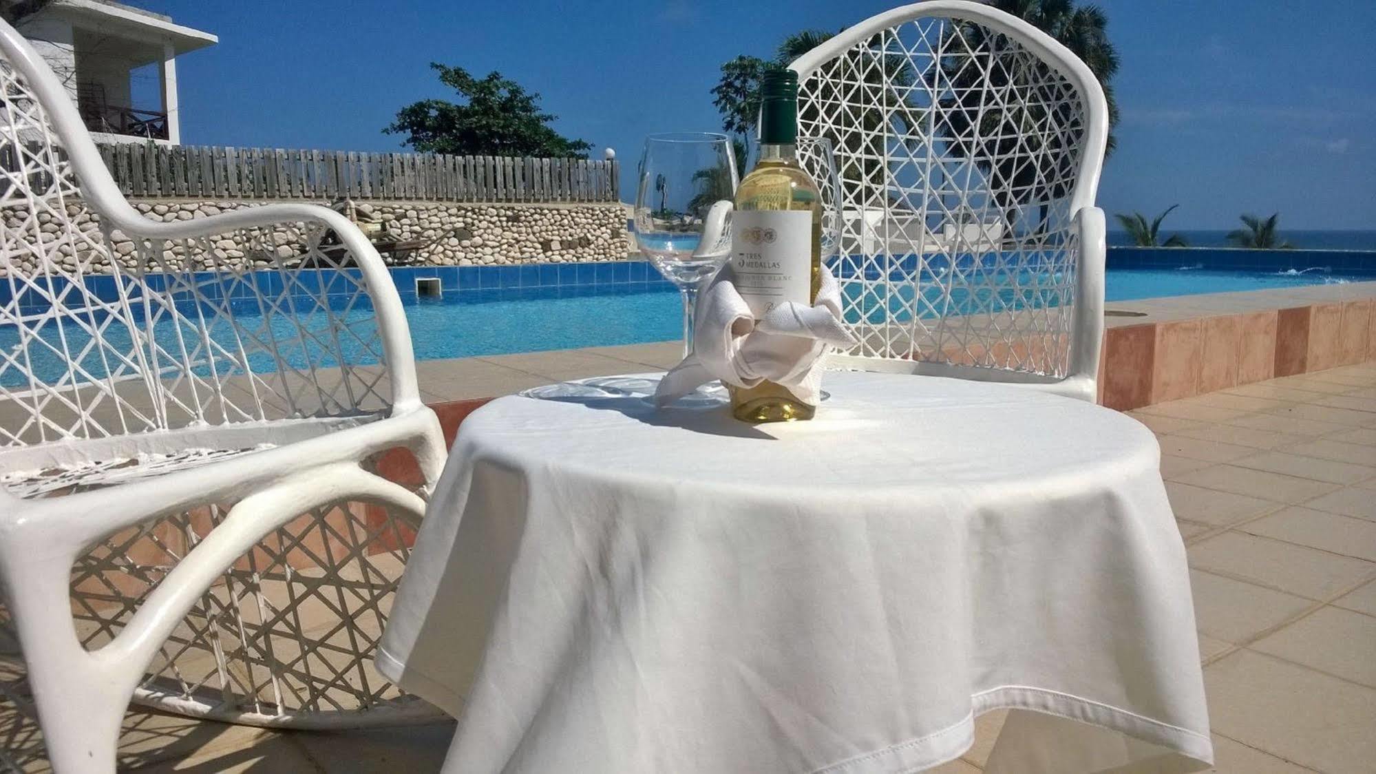 Hotel El Quemaito - Luxury Oceanfront Retreat 3*