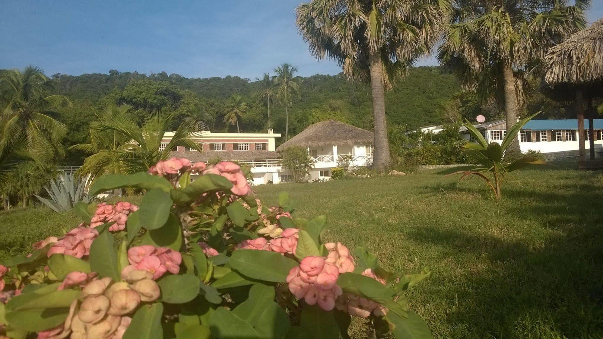 El Quemaito - Luxury Oceanfront Retreat Hotel