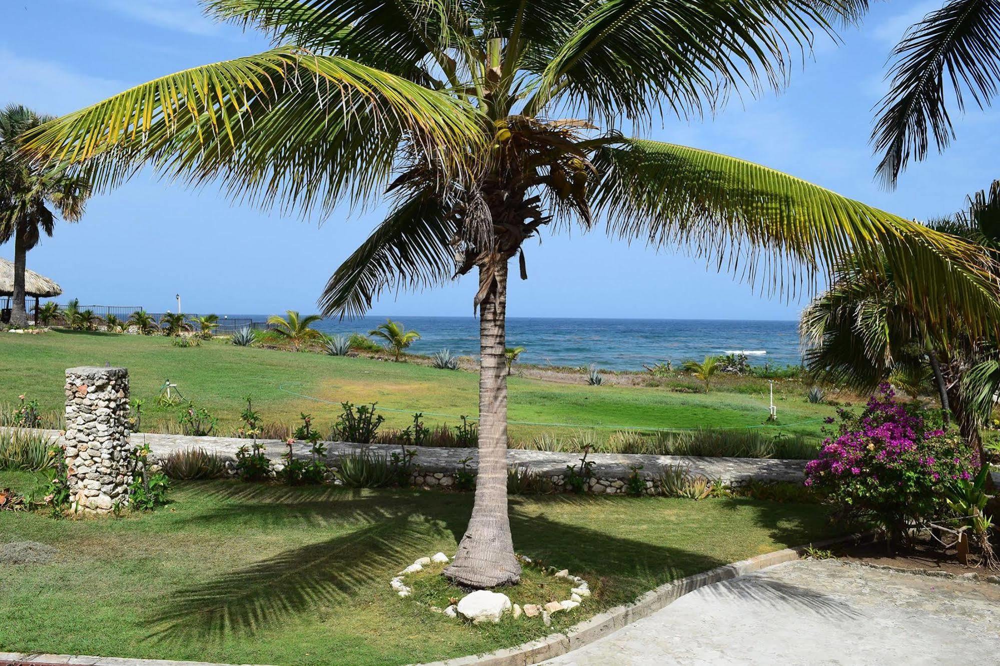 El Quemaito - Luxury Oceanfront Retreat Barahona