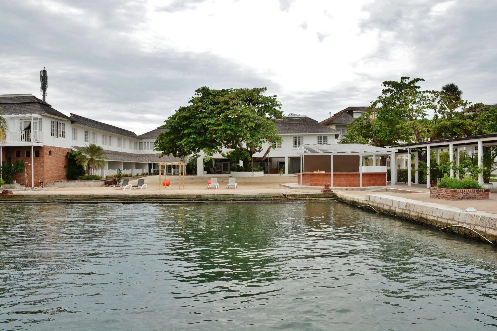 Grand Excelsior Port Royal Hotel
