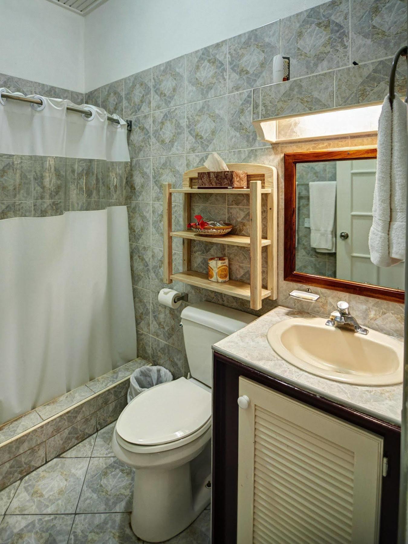Mariners Hotel 4*