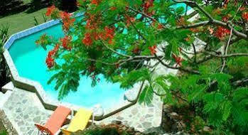 Sugarapple Aparthotel 2*