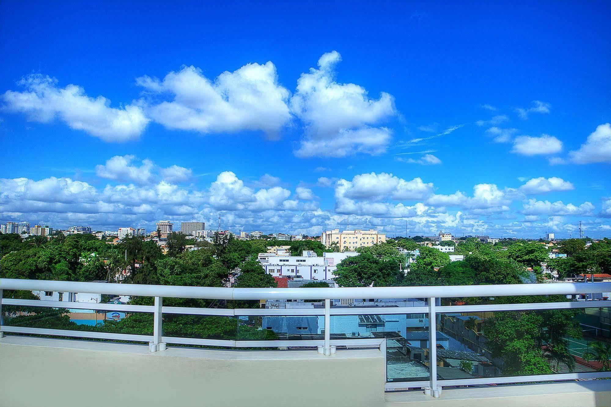 Shakey Aparthotel 3*