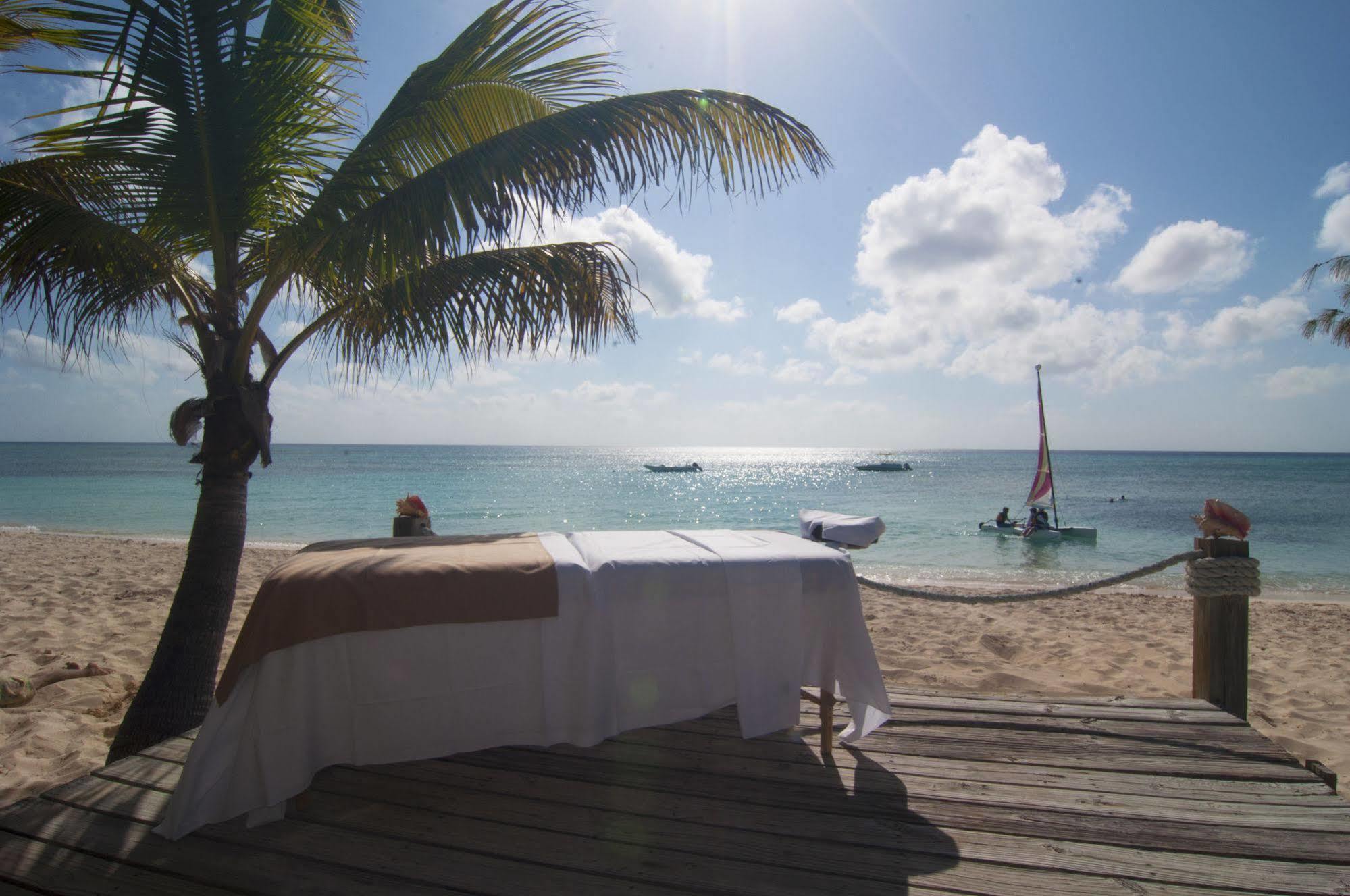 Resort Bohio Dive Cockburn Town