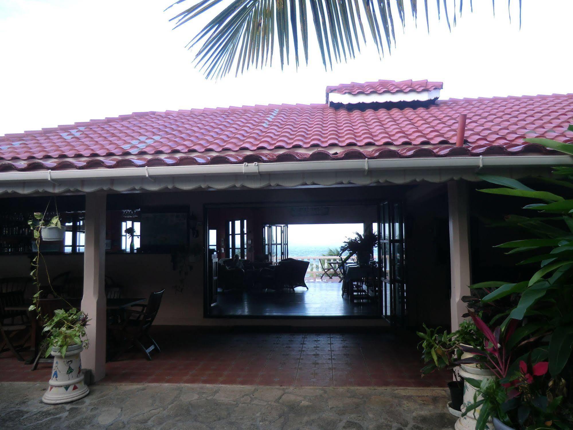 Hotel Petite Anse