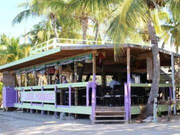 Hotel Beef Island Guest House 2*