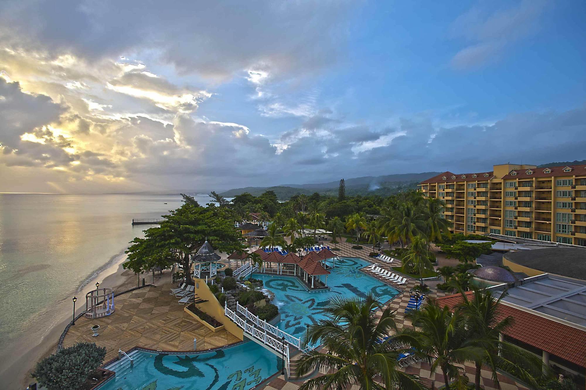 Jewel Dunn's River Beach & Spa, Ocho Rios,curio Collection By Hilton 4* Mammee Bay