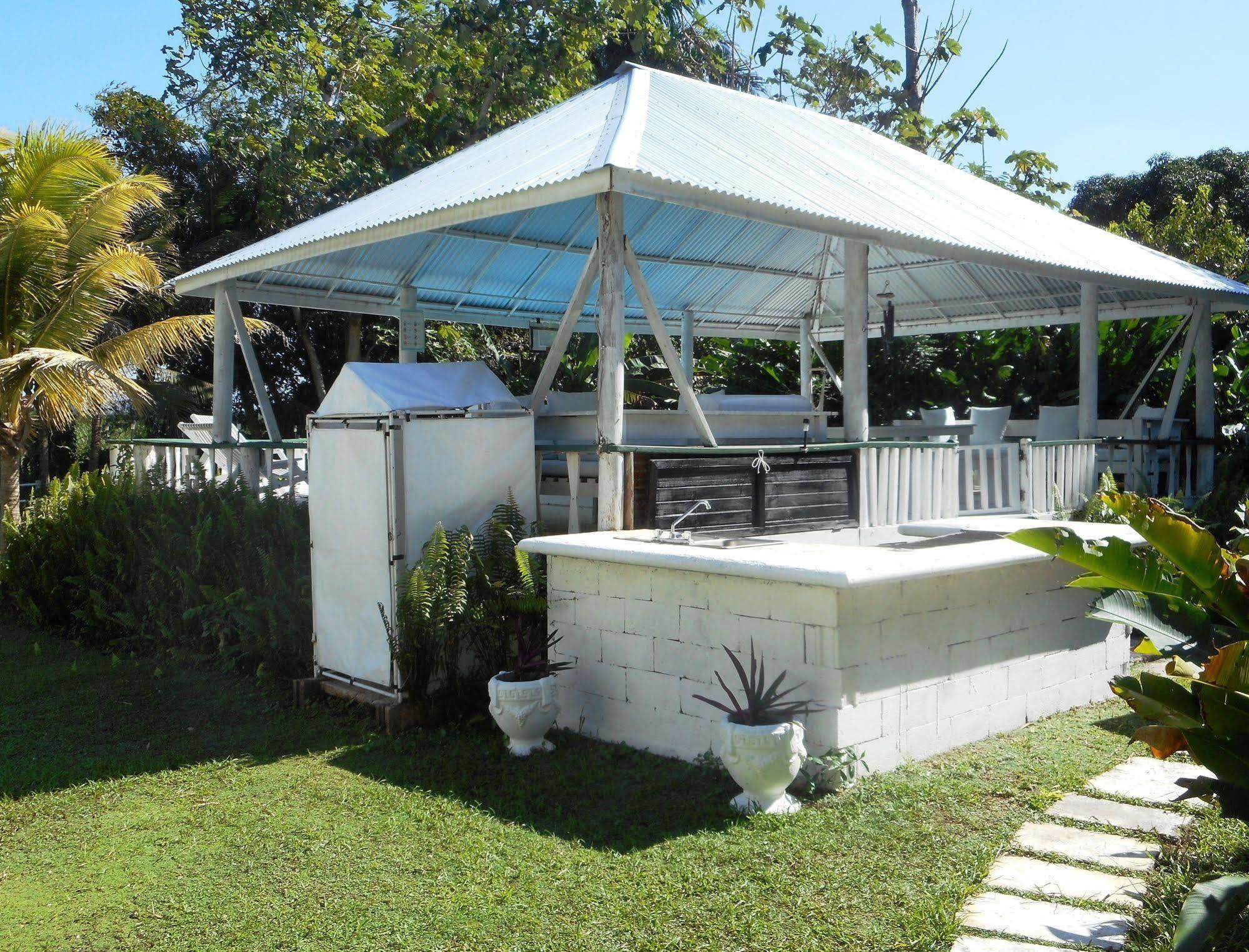 Chippewa Village Negril