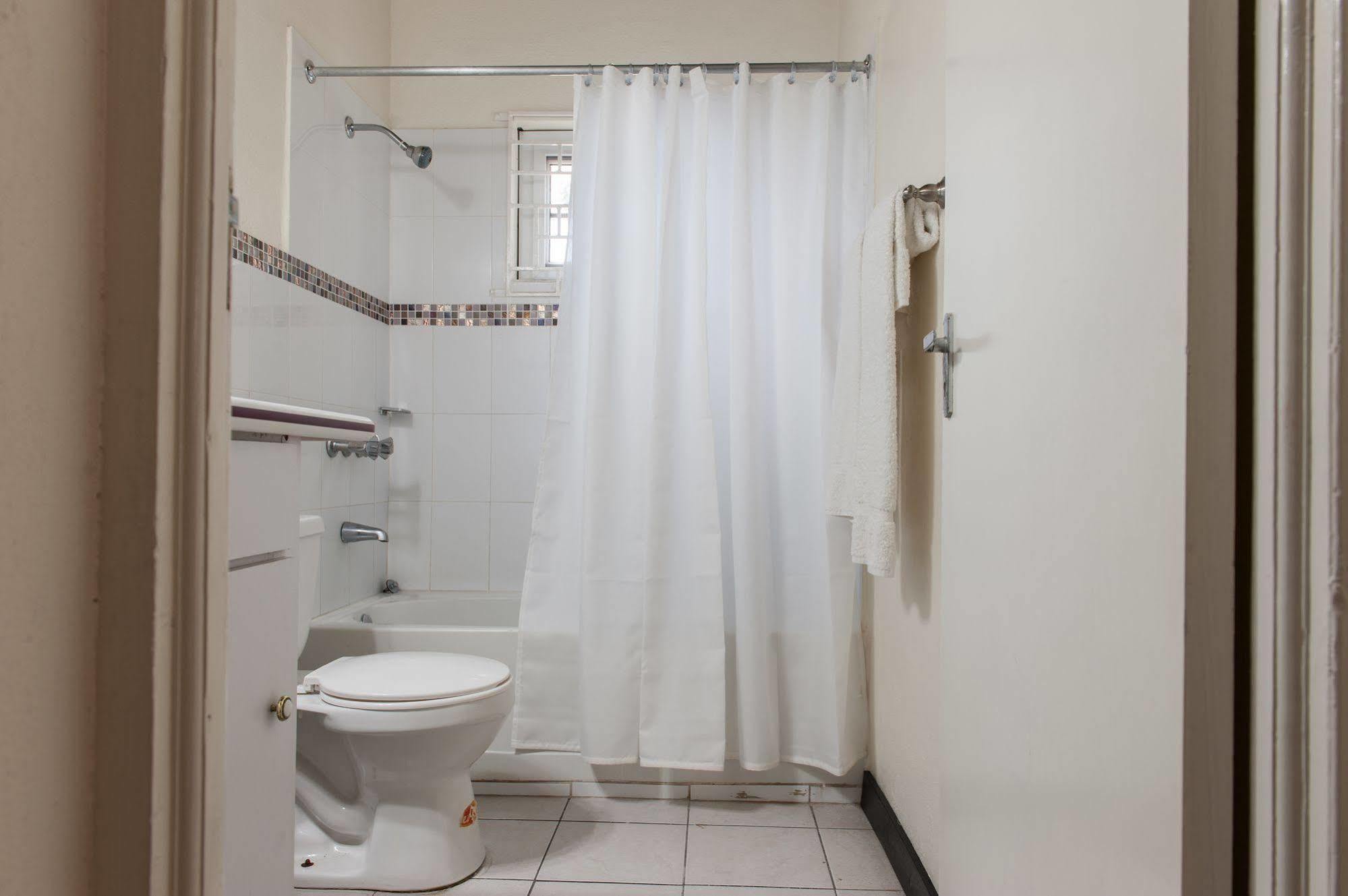 Shirley Retreat Hotel 3*