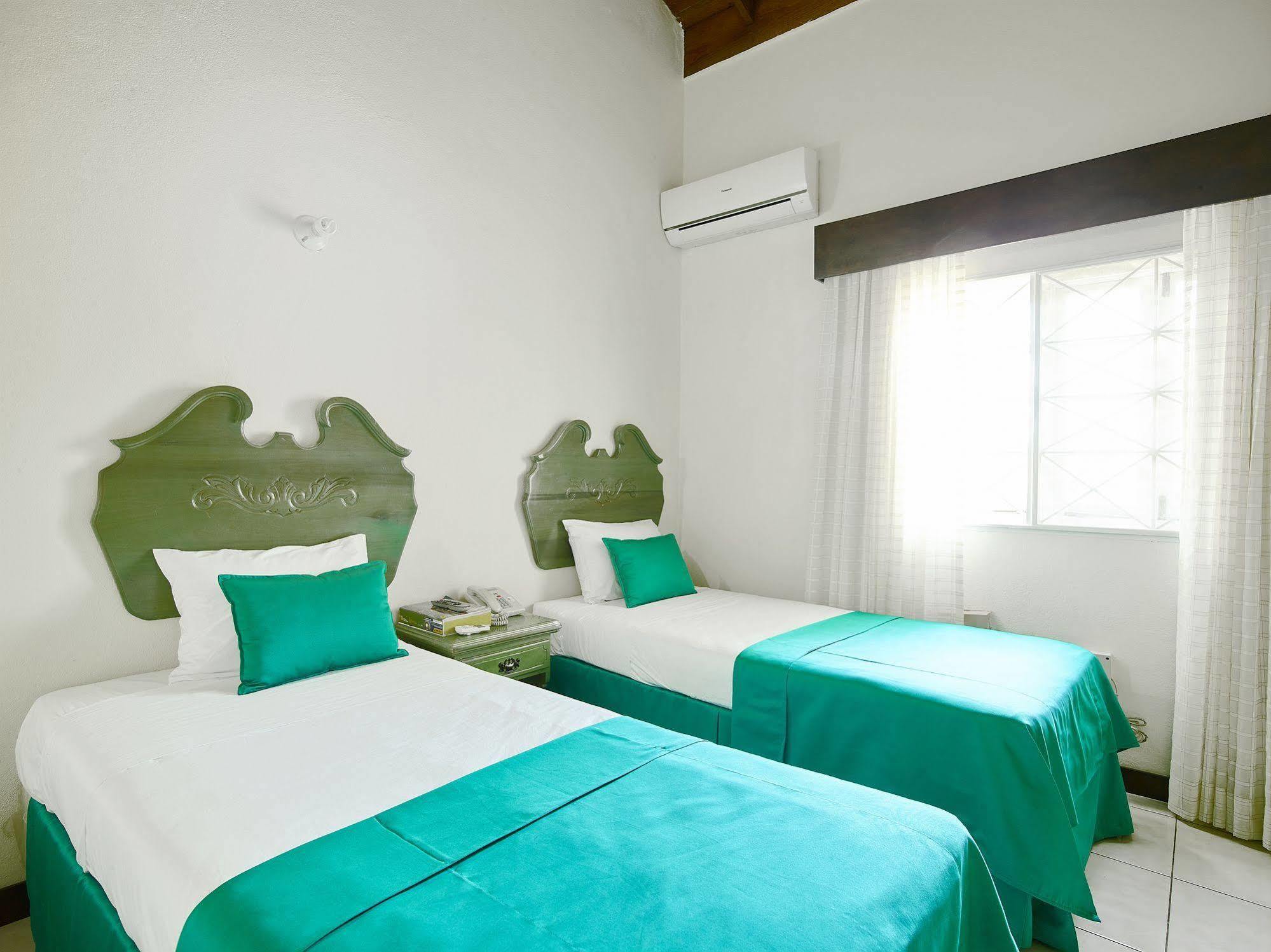 Shirley Retreat Hotel Kingston