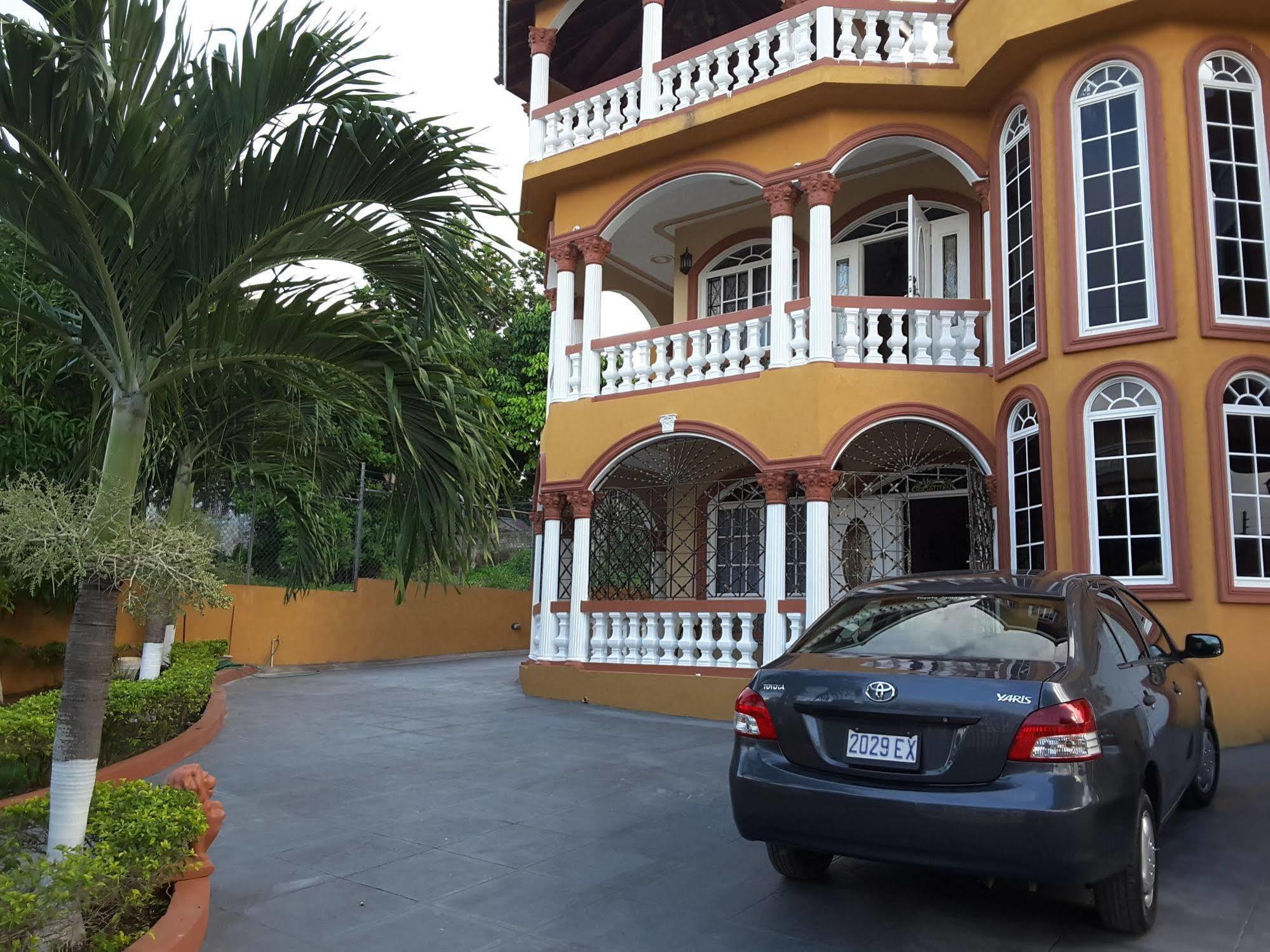 Guest house Cazwin 3*