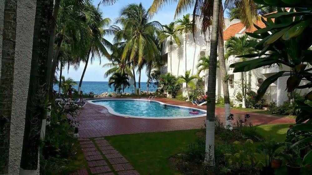Idyllic Beachfront Apartamento Ocho Rios