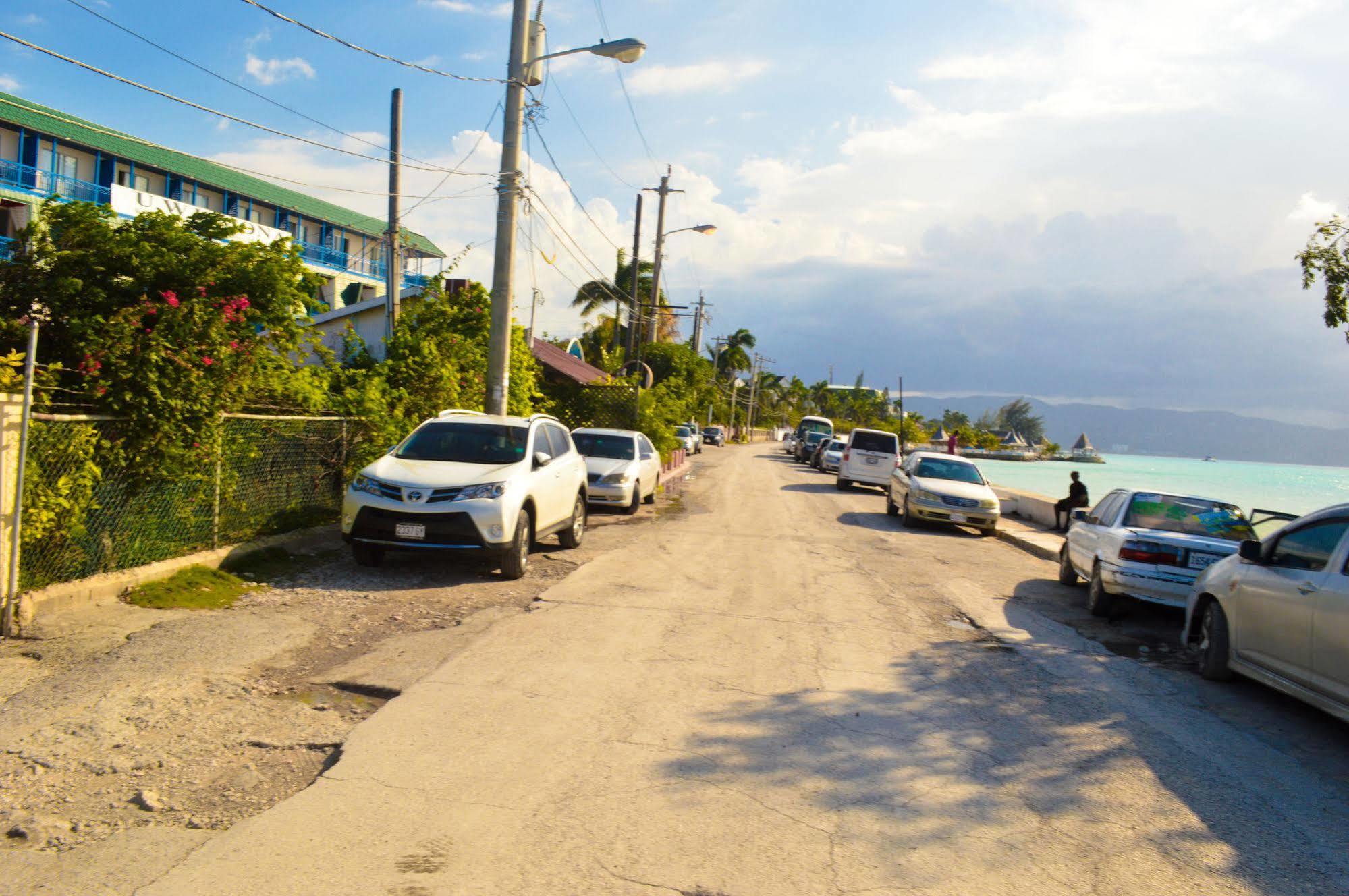 Hotel Dead End Road Montego Bay