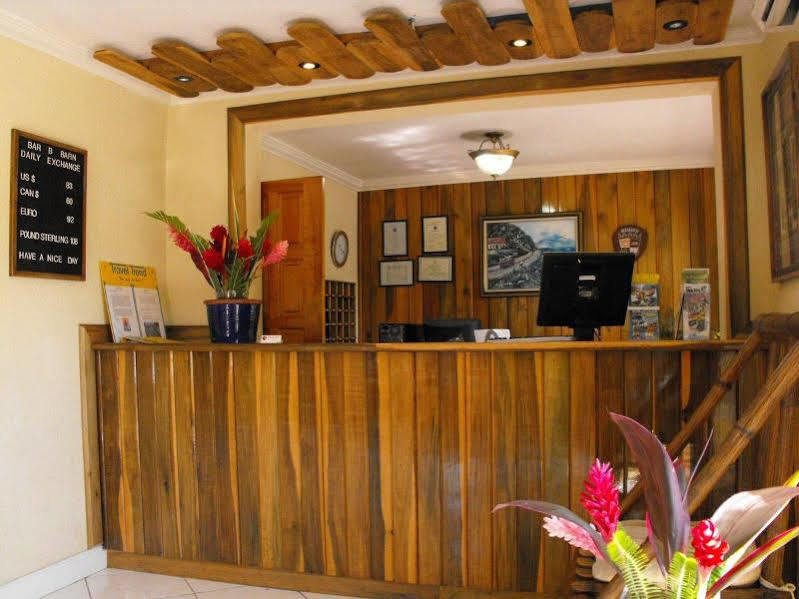 Bar-b-barn Beach Hotel