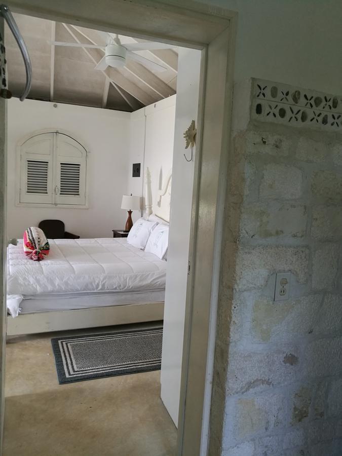 Marquis Paradise Only Accessible By Boat Hotel