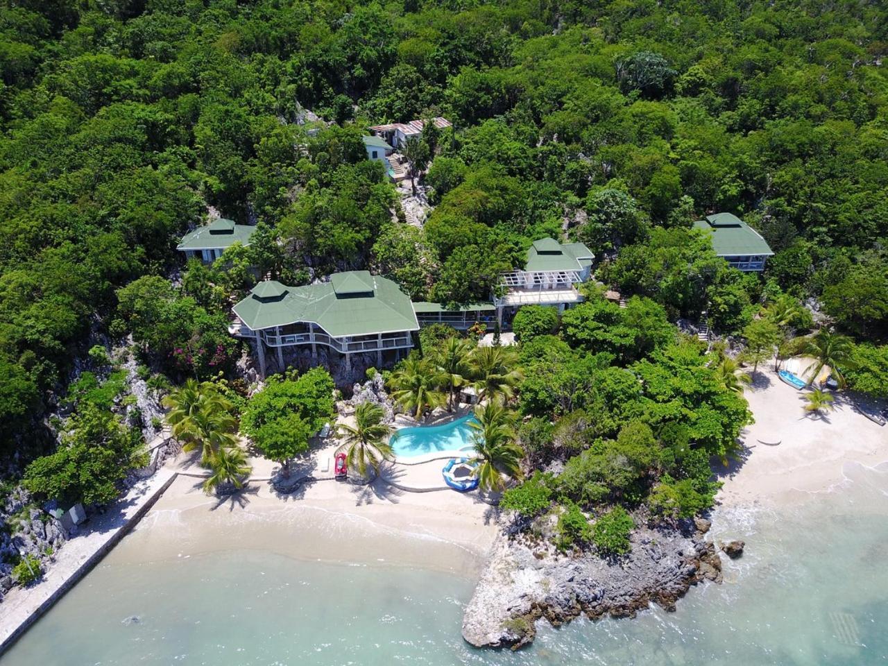 Marquis Paradise Only Accessible By Boat Hotel