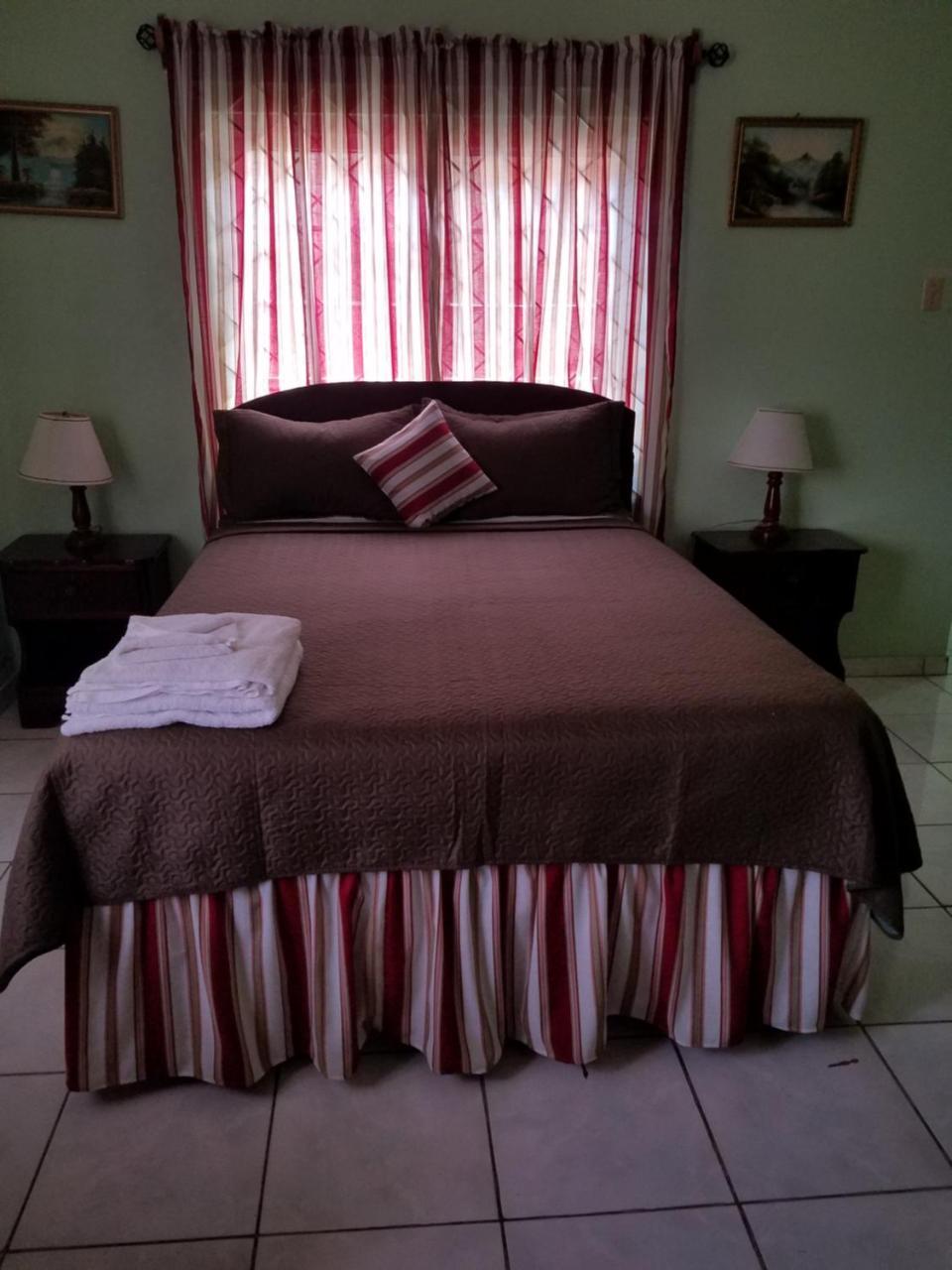 Hotel Tropical Court