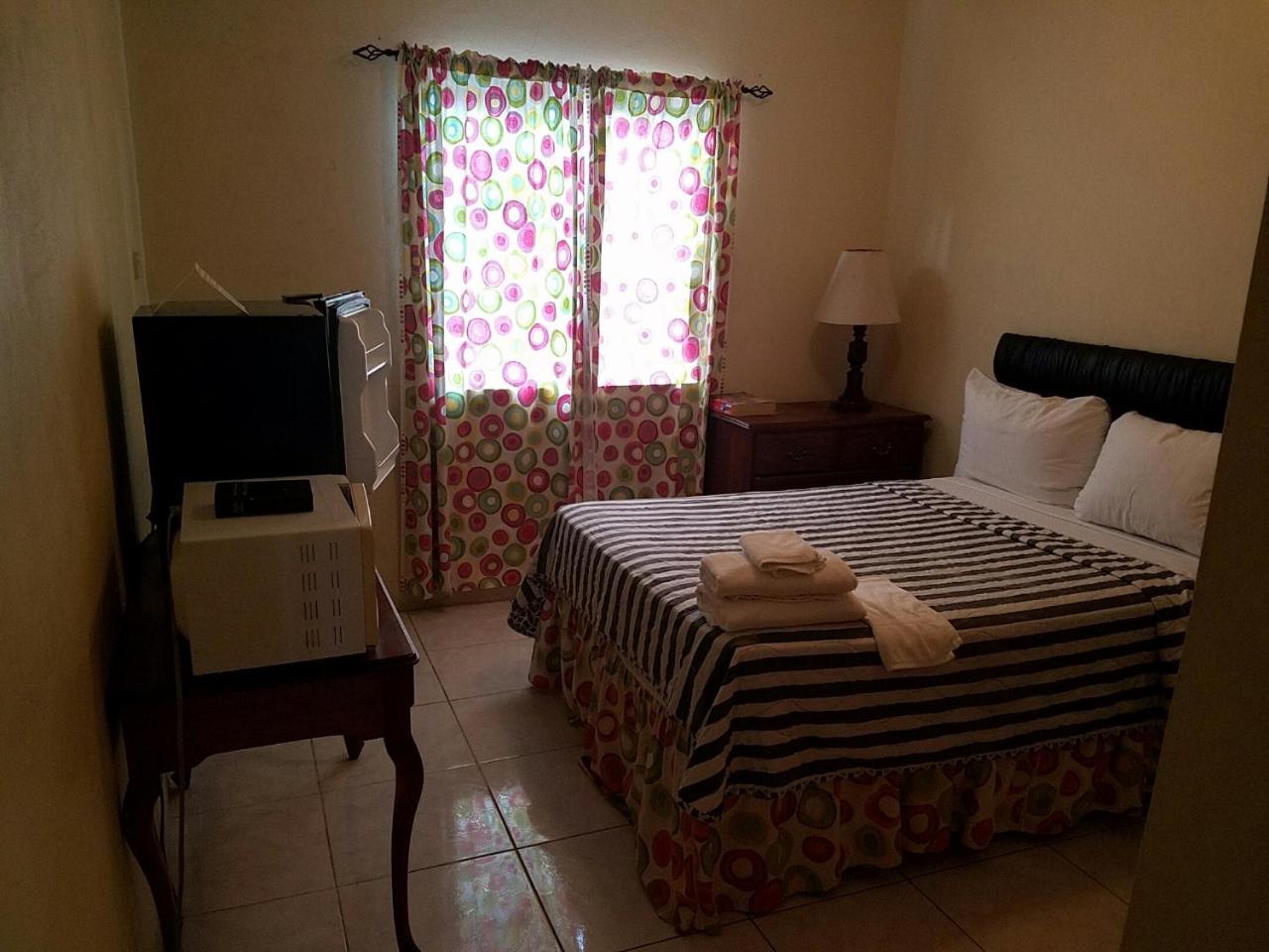 Tropical Court Montego Bay
