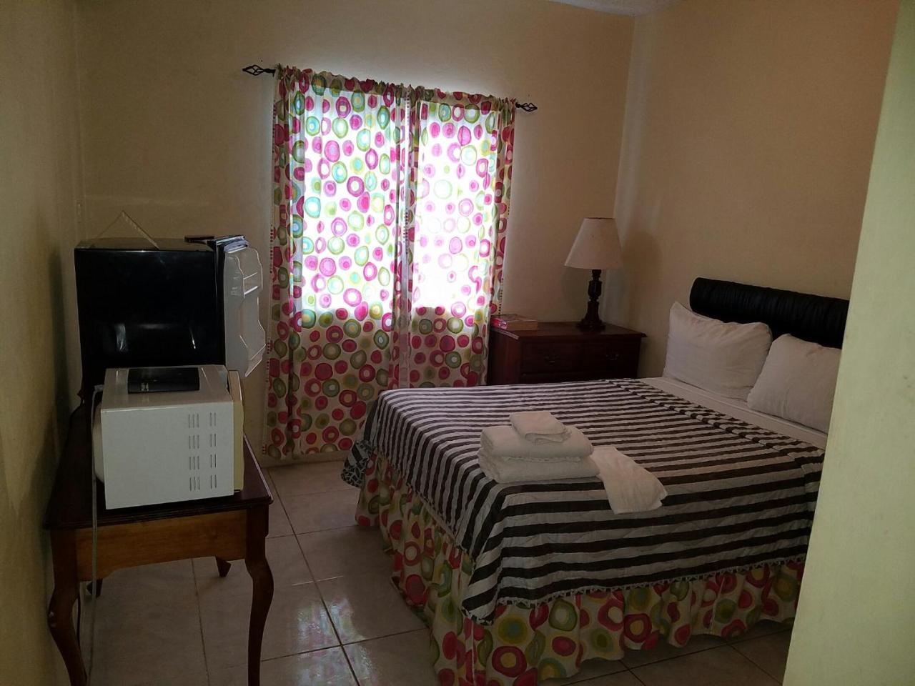 Hotel Tropical Court 3*