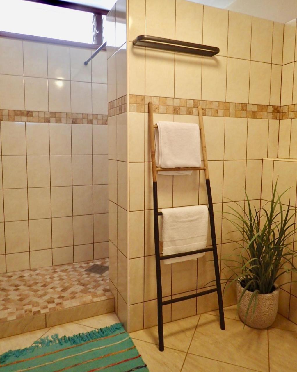 The Laughing Seahorse Guest house Hato