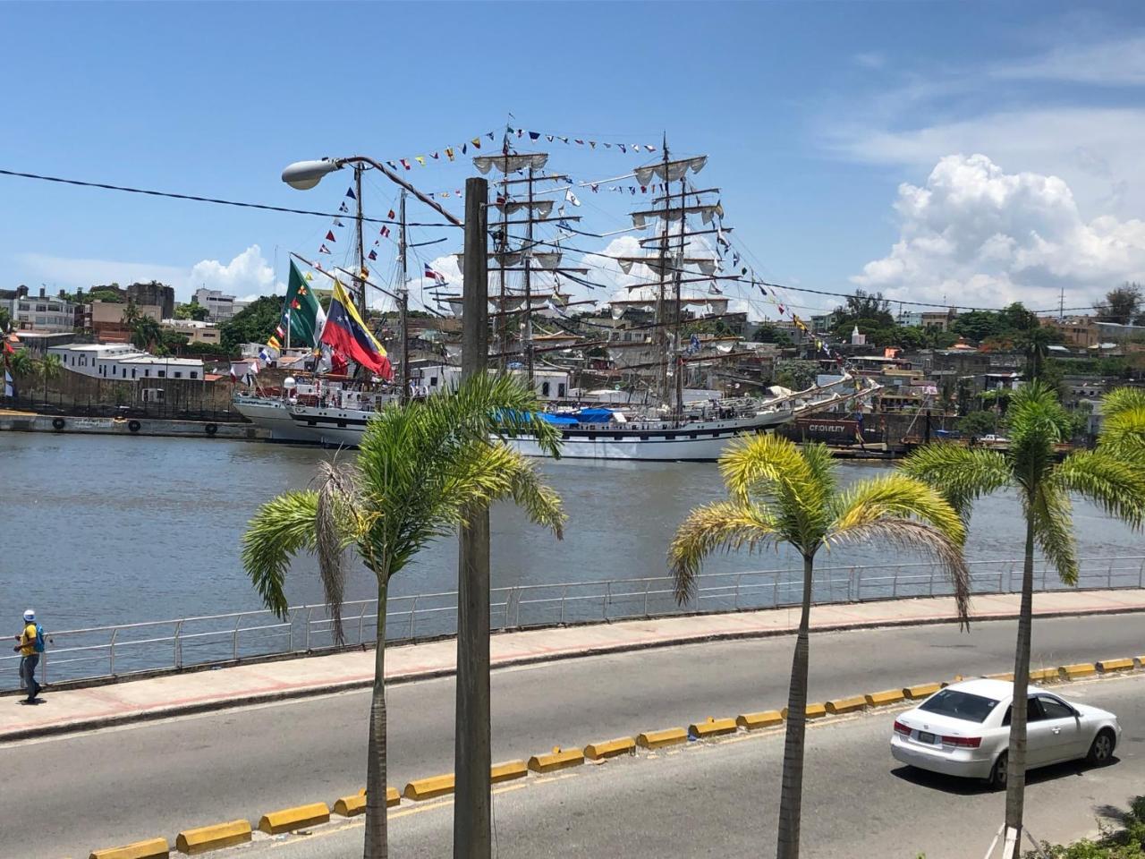 Apartment Frente A La Zona Colonial, *
