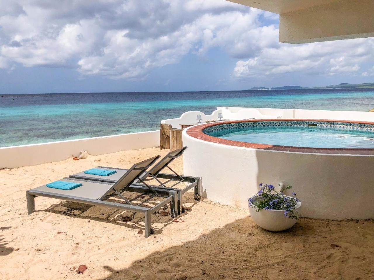 One Ocean Boutique & Bonaire Apartment *