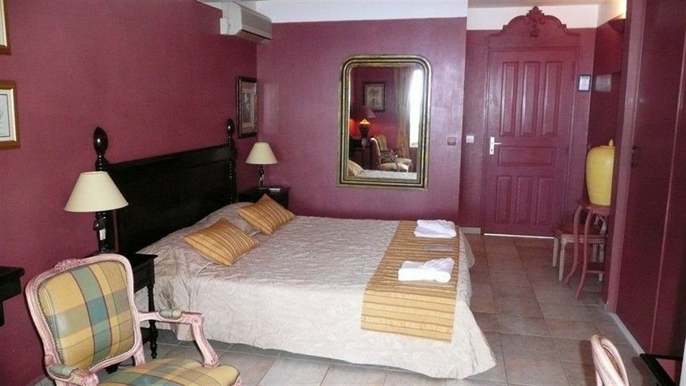 Amaudo Hotel