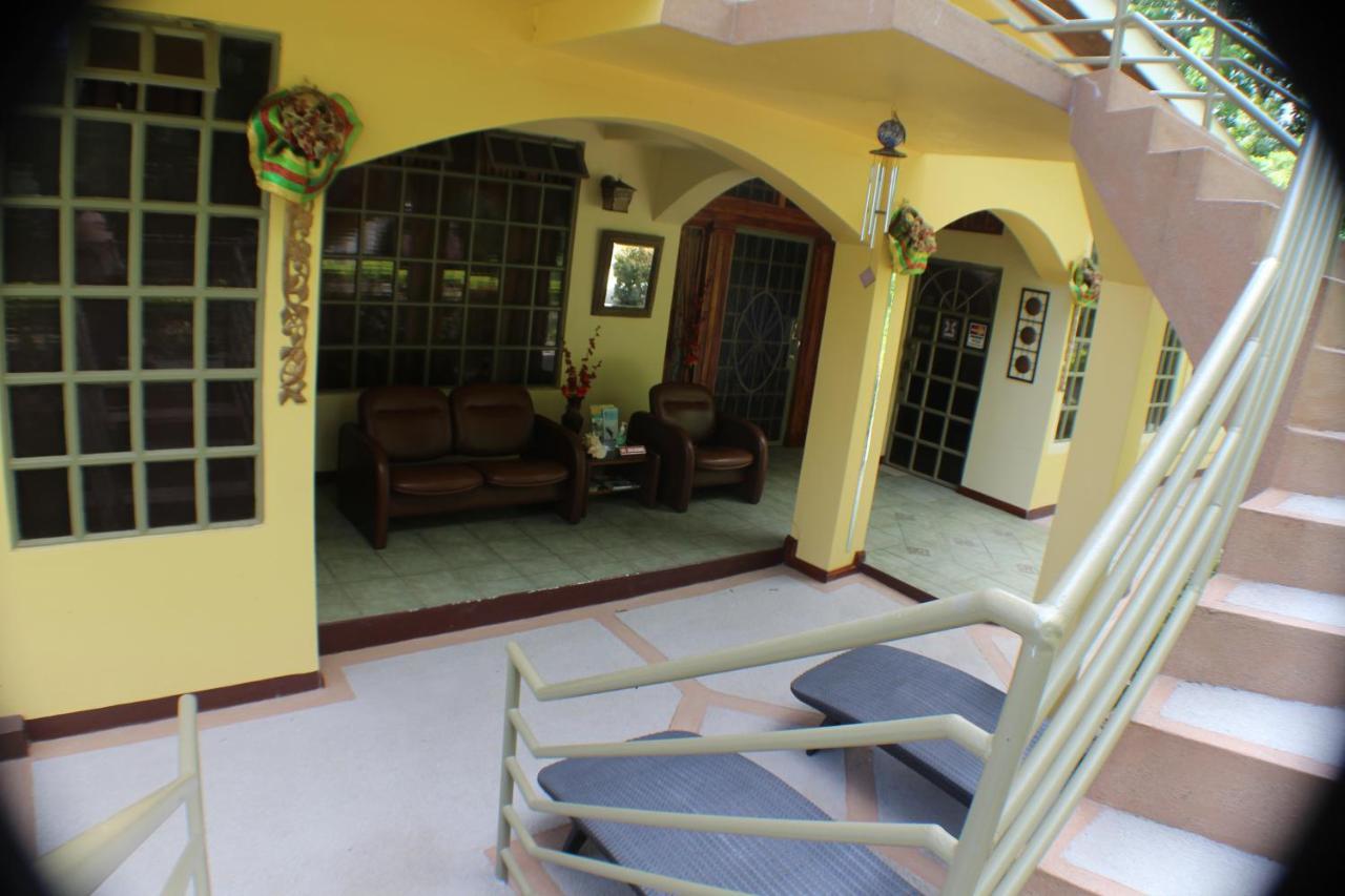 Native Abode Bed & Breakfast Bon Accord Village