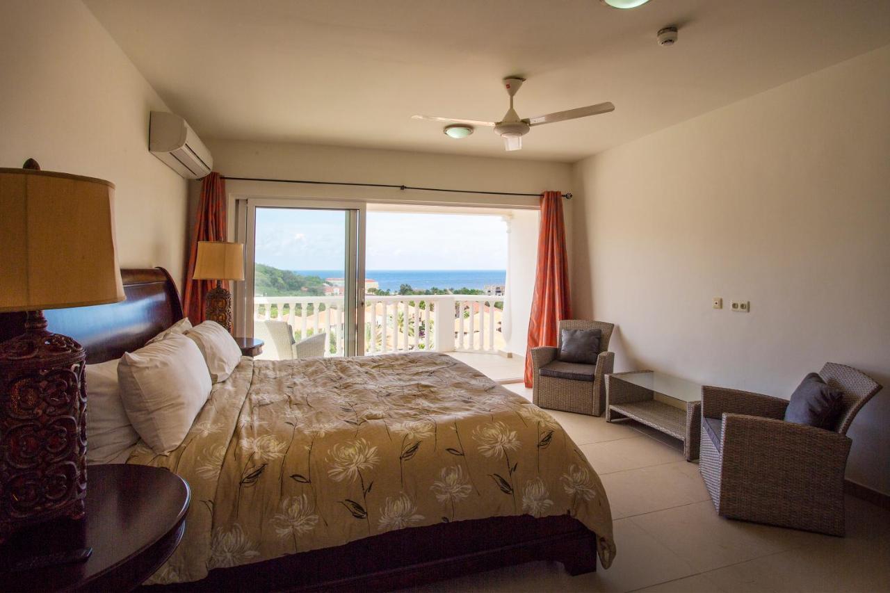 Blue Bay Apartment *