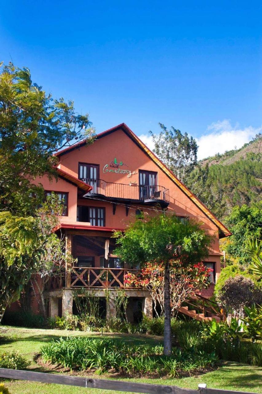 Rancho & De La Montana