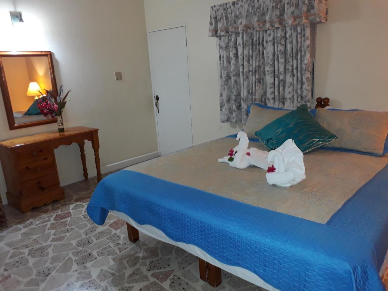 Inn Paradise