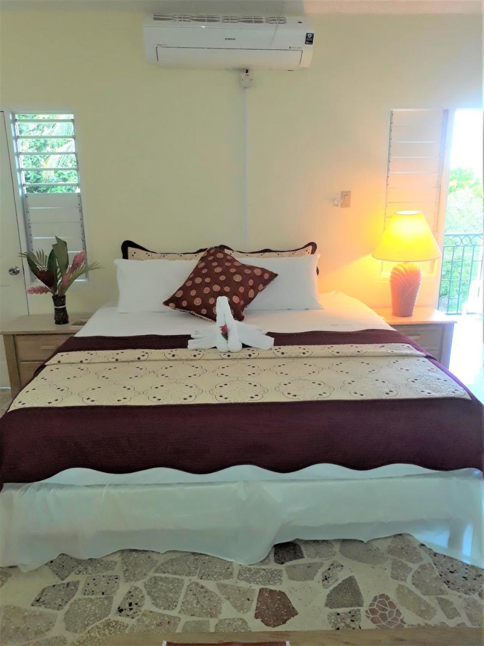 Inn Paradise 2*