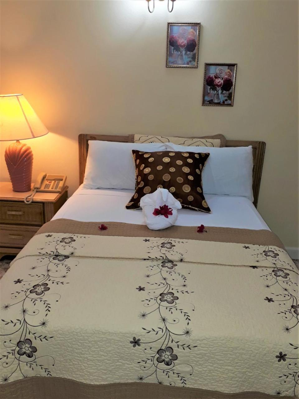 Inn Paradise