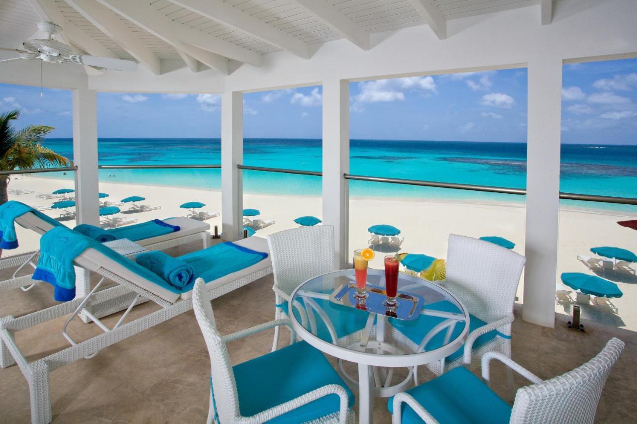 The Manoah Boutique Shoal Bay Village