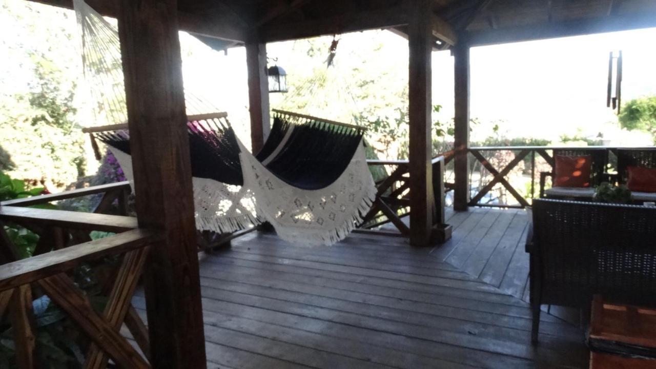 Rancho & De La Montana